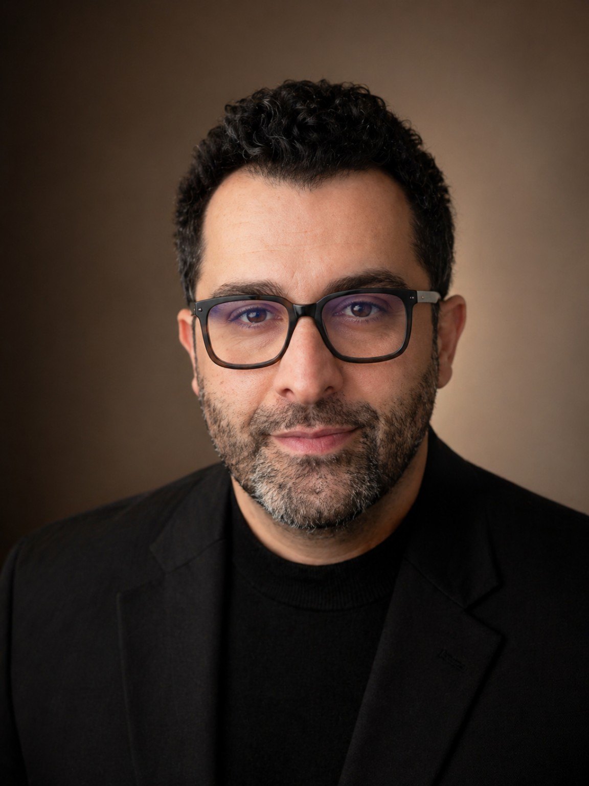Dr. Milad Zavareh, Zahnarzt mit Tätigkeitsschwerpunkt Implantologie